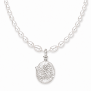 Minimal pearl butterfly pendant collarbone necklace boutique | Pearl Pendant Necklace | Ideal Pearl Co.