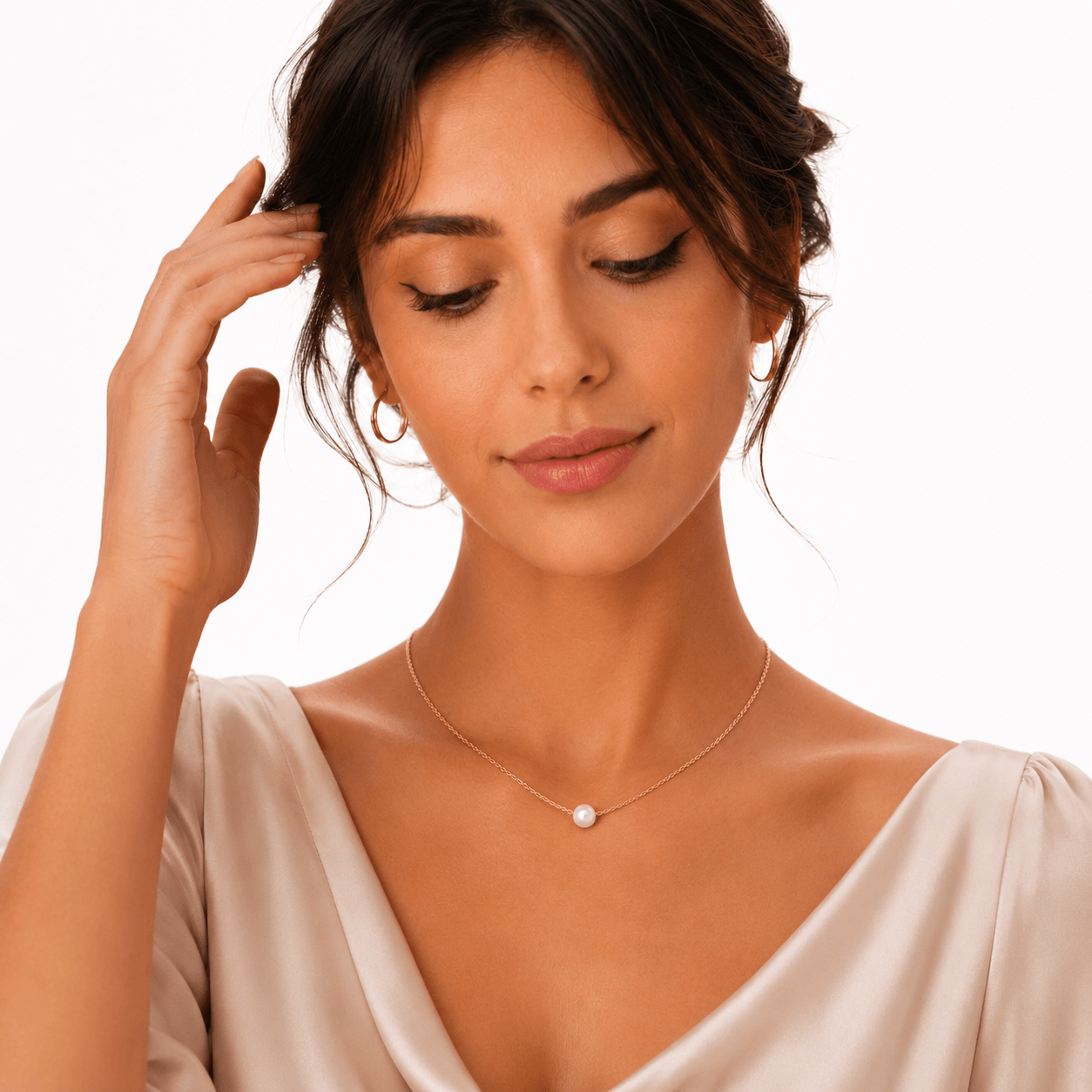 Model wearing rose gold plated pearl necklace for women | Factory Direct | Ideal Pearl Co.