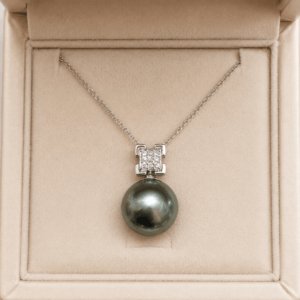 Round Tahitian pearl solitaire pendant necklace in 18K white gold | Ideal Pearl Co.